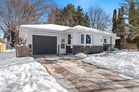 823 N 12th, Manitowoc, WI 54220