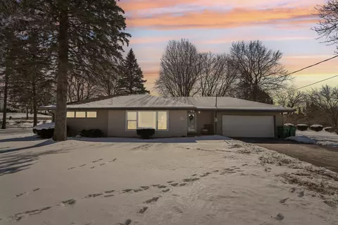 n104w15637 Donges Bay, Germantown, WI 53022