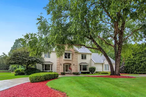 965 Weston Hls, Brookfield, WI 53045