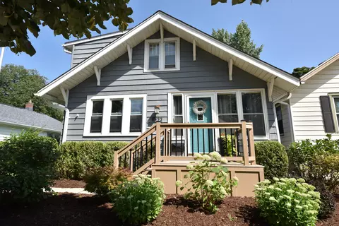 8222 Portland, Wauwatosa, WI 53213