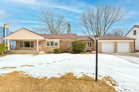 912 S 112th, West Allis, WI 53214