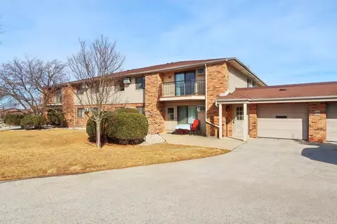 4449 S Greenridge, Greenfield, WI 53220