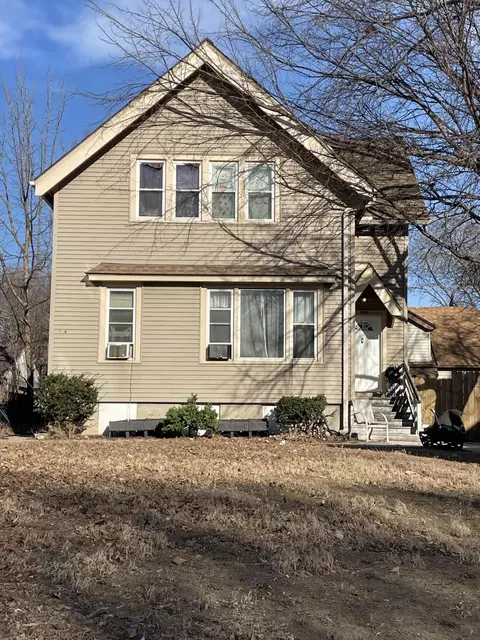 2104 W Lincoln, Milwaukee, WI 53215