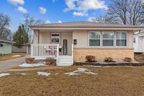 3825 W Vera, Milwaukee, WI 53209
