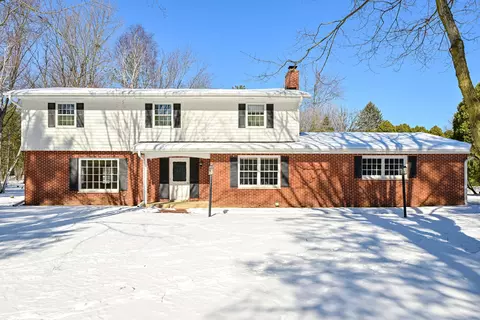 5314 Thornapple, Cedarburg, WI 53012