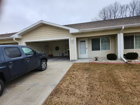 524 Novak, Hartford, WI 53027