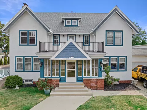4707 W Woodlawn, Milwaukee, WI 53208