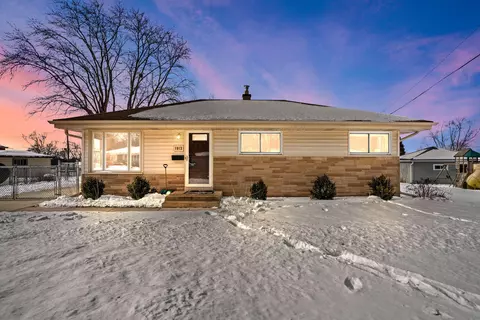 1813 Enterprise, Waukesha, WI 53189