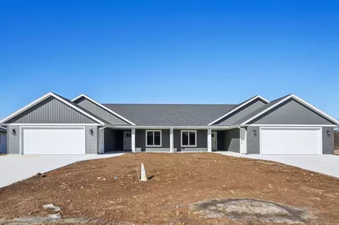 515 Raybern #7, Random Lake, WI 53075
