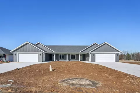 517 Raybern #8, Random Lake, WI 53075