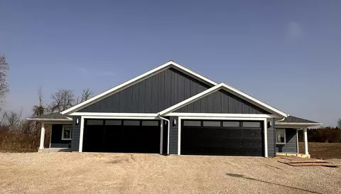 550 Raybern #20, Random Lake, WI 53075