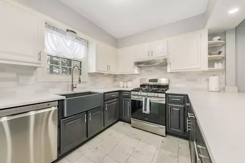 8236 S Legend, Franklin, WI 53132