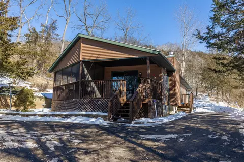 e594 Mundsack Road, Genoa, WI 54632