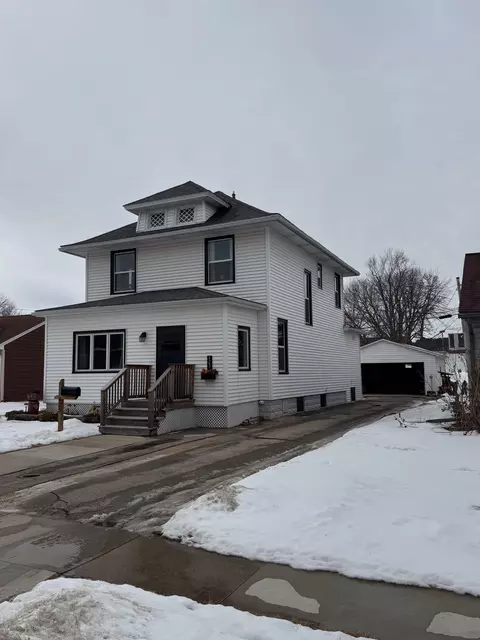 423 Seitz, Mayville, WI 53050