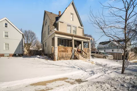 2724 W Meinecke, Milwaukee, WI 53210