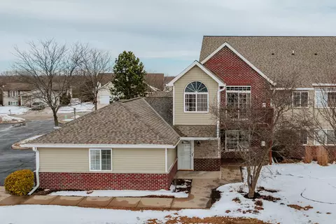 2125 Broken Hl #6, Waukesha, WI 53188