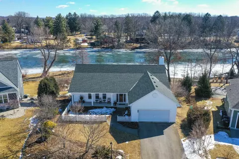 850 River Rdg, Waterford, WI 53185