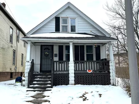 1941 N 21st, Milwaukee, WI 53205