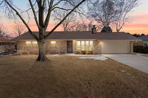 1400 N 117th, Wauwatosa, WI 53226