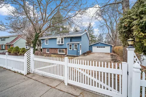 128 Chestnut Rdg, Hartland, WI 53029