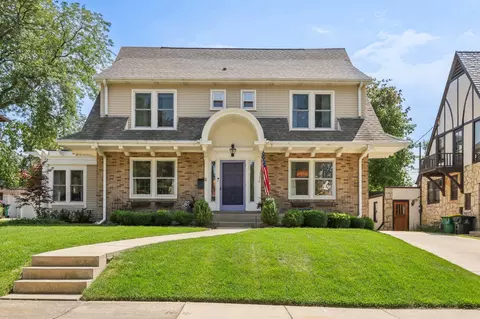 2609 E Newton, Shorewood, WI 53211