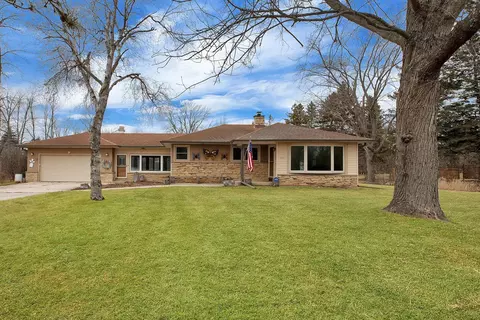 1812 W W Rnch, Mequon, WI 53092