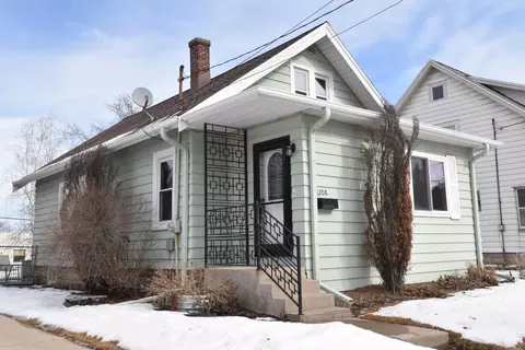 1208 Ellis, Waukesha, WI 53186