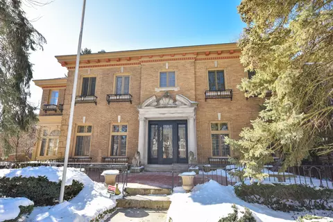 4217 N N Lk, Shorewood, WI 53211