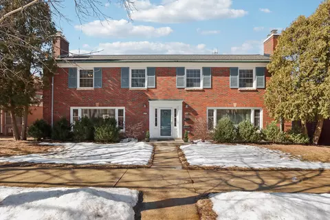 4307 N Ardmore #4309, Shorewood, WI 53211