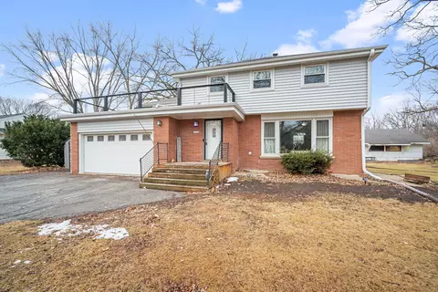 12120 W Woodcrest, Franklin, WI 53132