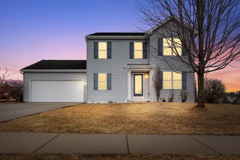 1570 Pumpkin, Oconomowoc, WI 53066