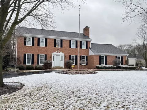 15100 Red Fox, Elm Grove, WI 53122