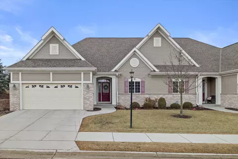 2318 Kayla, Waukesha, WI 53188
