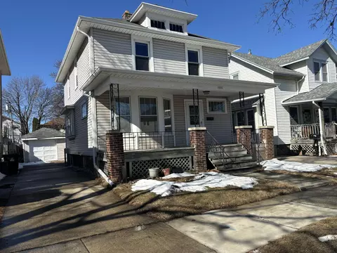 1808 Holmes, Racine, WI 53403