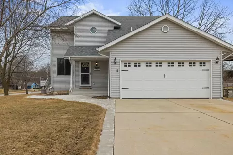 4300 S 38th, Greenfield, WI 53221