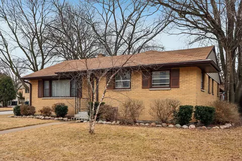 10570 W Grantosa, Wauwatosa, WI 53222