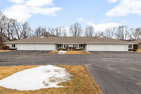 607 Hartford, Hartford, WI 53027