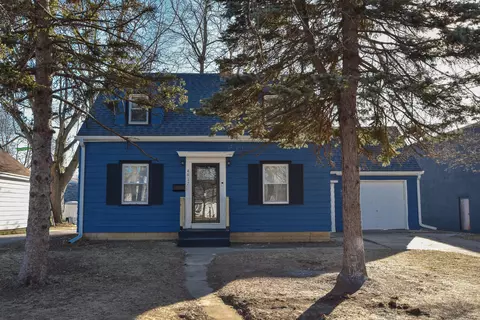 4817 W W Ml, Milwaukee, WI 53218