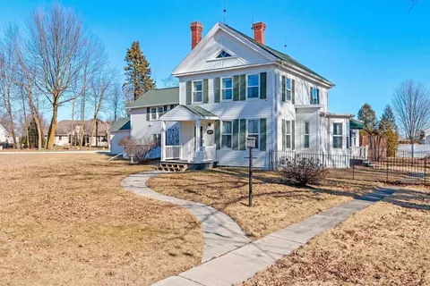 4825 Broadway, Manitowoc, WI 54220