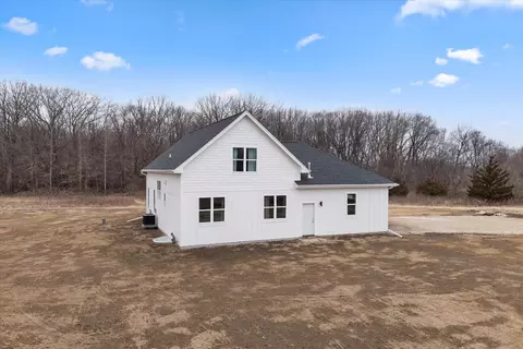 1089 State Road 164, Hubertus, WI 53033