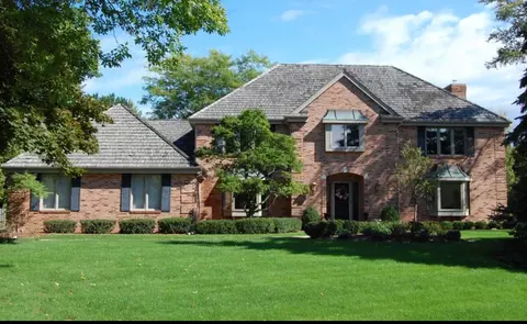 10816 N Haddonstone, Mequon, WI 53092