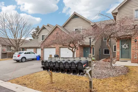 18695 Brookfield Lk #34, Brookfield, WI 53045