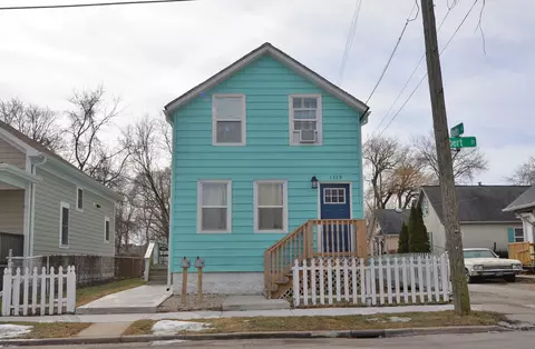 1329 Albert, Racine, WI 53404