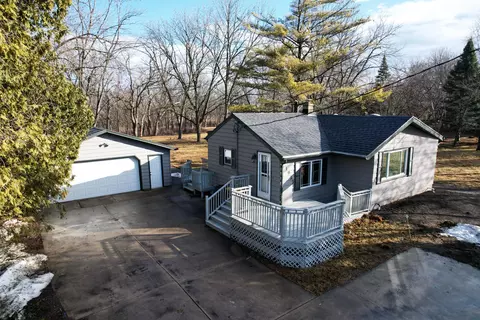1922 W Oakwood, Oak Creek, WI 53154