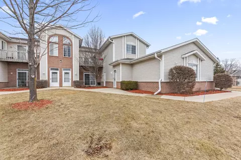 1301 College #6G, South Milwaukee, WI 53172