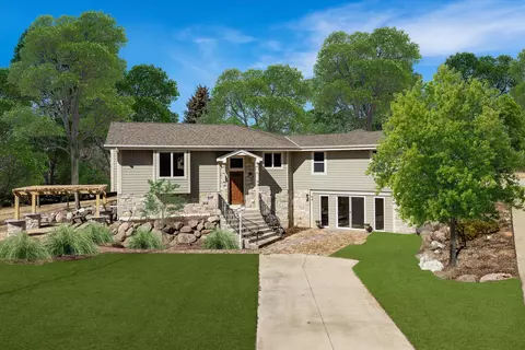 1414 River Bnd, Grafton, WI 53024