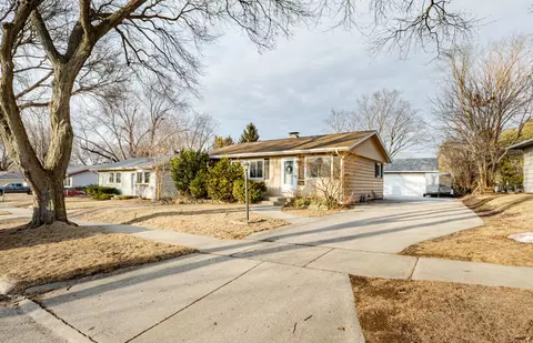 1958 Sherryl, Waukesha, WI 53188