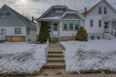 3641 E Pulaski, Cudahy, WI 53110