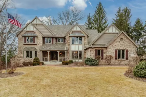 19510 Buckingham, Brookfield, WI 53045