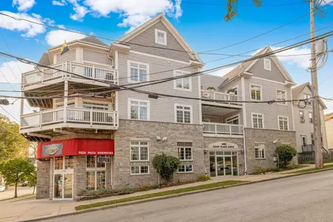 1888 N Humboldt #305, Milwaukee, WI 53202